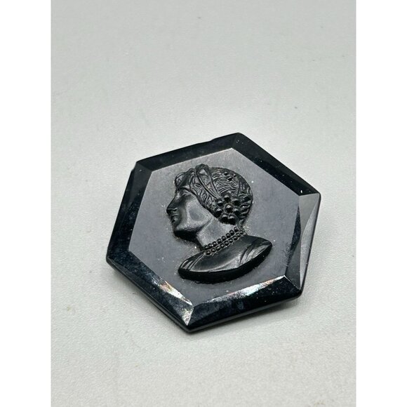 Vintage Black Glass Cameo Pin Brooch Hexagon Left Face Antique Mourning Jewelry - Picture 3 of 8